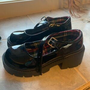 Black Patent Mary Jane Platform Shoes